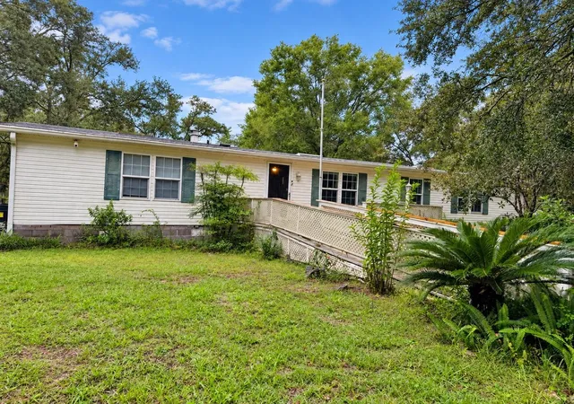 Photo 2 of Manufactured home for sale at 9190 Sw 156th Place, Dunnellon, FL 34432 | MLS# O6448022 | Listing updated on 2026-10-08