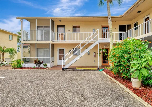 Photo 1 of Condo for sale at 360 Base Ave E #424, Venice, FL 34285 | MLS# C7531682 | Listing updated on 2026-10-08