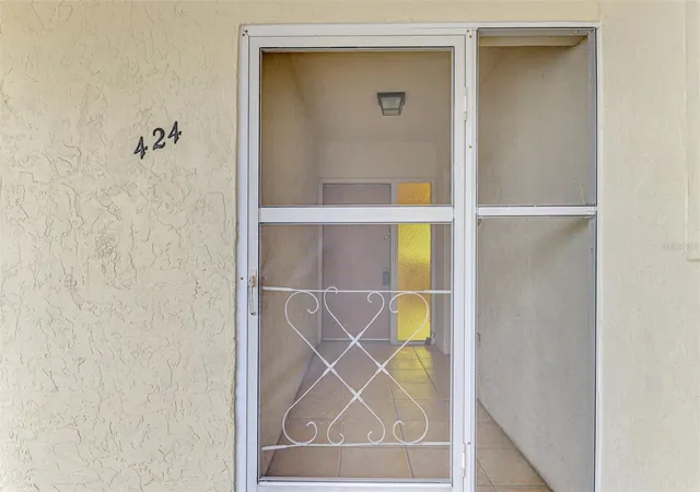 Listing Photo 5 - Condo for sale in building located at 360 Base Ave E, VENICE, FL 34285 - Unit #424