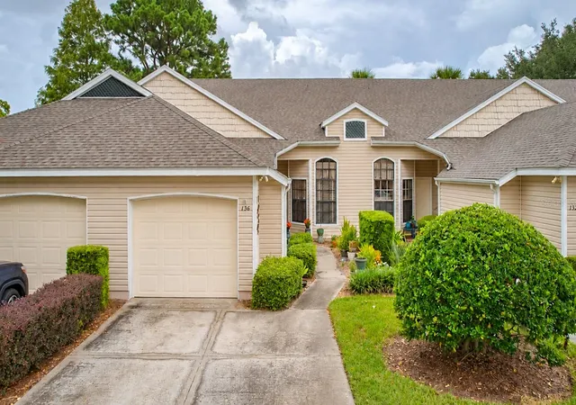 Photo 2 of Single family home for sale at 136 Juniper Way, Tavares, FL 32778 | MLS# O6448024 | Listing updated on 2026-10-08