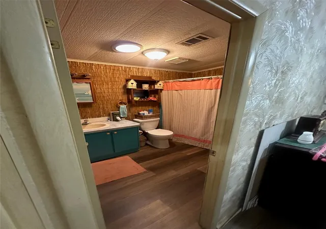 Photo 4 of Manufactured home for sale at 438 Tarrson Blvd, Lady Lake, FL 32159 | MLS# TB8555821 | Listing updated on 2026-10-09