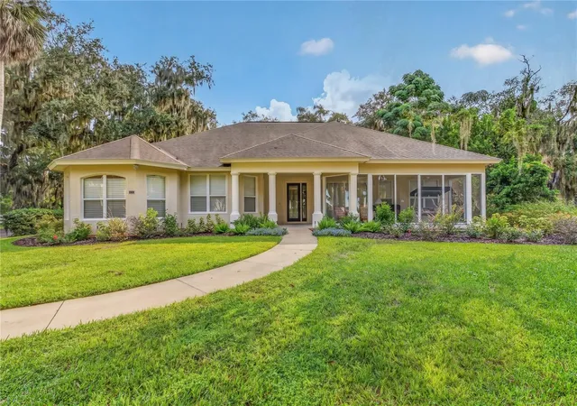 Photo 1 of Single family home for sale at 9211 Silver Lake Dr, Leesburg, FL 34788 | MLS# G5118773 | Listing updated on 2026-10-08