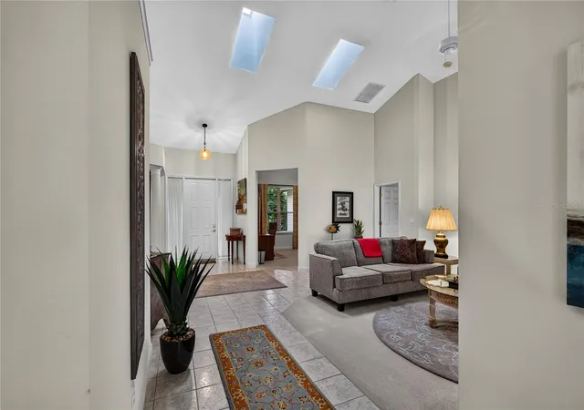 Photo 3 of Single family home for sale at 9211 Silver Lake Dr, Leesburg, FL 34788 | MLS# G5118773 | Listing updated on 2026-10-08
