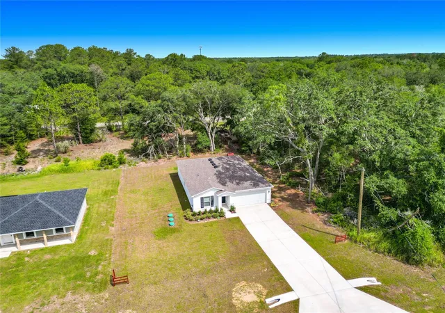 Single family home for sale at 50 Bay Rd, OCKLAWAHA, FL 32179 | MLS# G5118774