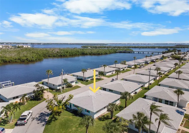 Condo for sale at 1977 Beach Rd #69, ENGLEWOOD, FL 34223 | MLS# D6149072