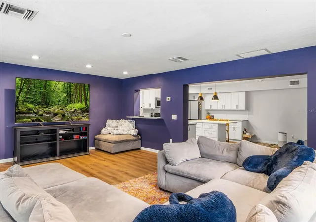 Photo 4 of Single family home for sale at 4161 Aldergate Pl, Winter Springs, FL 32708 | MLS# O6448054 | Listing updated on 2026-10-09