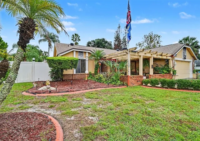 Photo 3 of Single family home for sale at 2931 Jeanette Cvs, Oviedo, FL 32765 | MLS# O6448063 | Listing updated on 2026-10-10