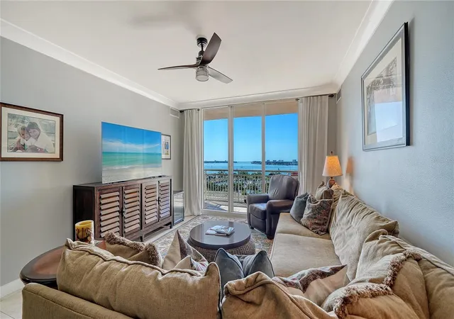 Listing Photo 4 - Condo for sale in building located at 1350 Main St, Sarasota, FL 34236 - Unit #1208