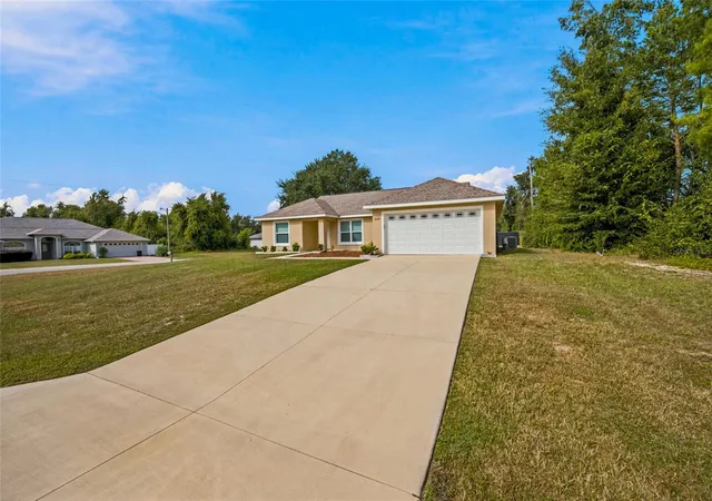 Photo 3 of Single family home for sale at 16342 Sw 23rd Court Rd, Ocala, FL 34473 | MLS# OM733631 | Listing updated on 2026-10-08