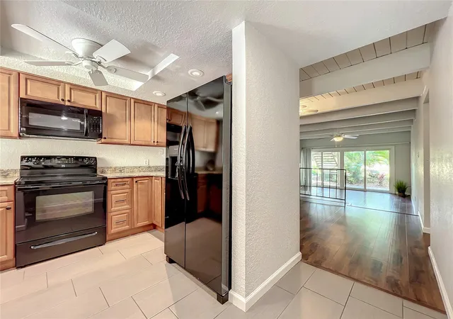 Photo 4 of Condo for sale at 784 E Michigan St #25, Orlando, FL 32806 | MLS# O6448074 | Listing updated on 2026-10-08