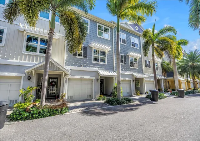 Photo 2 of Townhouse for sale at 5930 Anchroage Way S, Saint Petersburg, FL 33712 | MLS# O6448076 | Listing updated on 2026-10-10