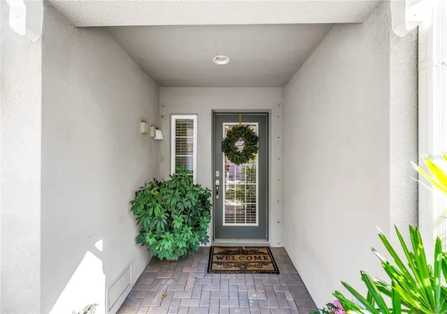 Photo 4 of Townhouse for sale at 5930 Anchroage Way S, Saint Petersburg, FL 33712 | MLS# O6448076 | Listing updated on 2026-10-10