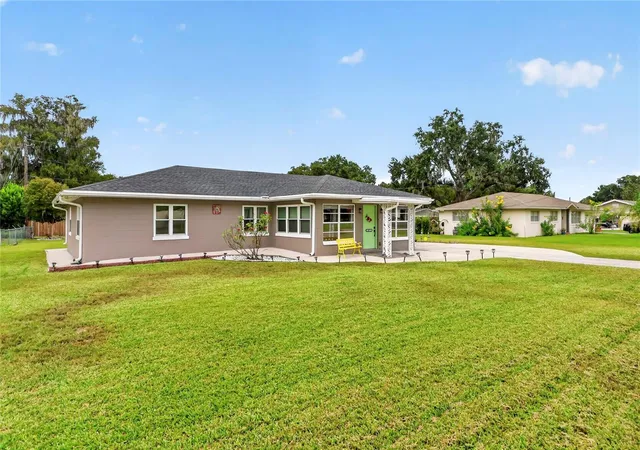 Photo 4 of Single family home for sale at 1075 8th Street NW, Winter Haven, FL 33881 | MLS# TB8555884 | Listing updated on 2026-10-08