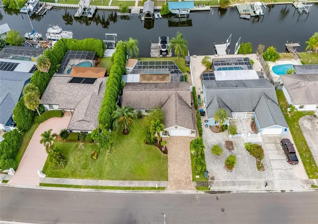 Single family home for sale at 6510 Solitaire Palm Way, APOLLO BEACH, FL 33572 | MLS# TB8555886