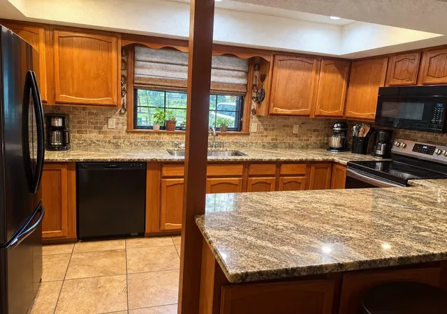 Photo 3 of Single family home for sale at 15155 Dusty Pine Trl, Brooksville, FL 34613 | MLS# W7890169 | Listing updated on 2026-10-07