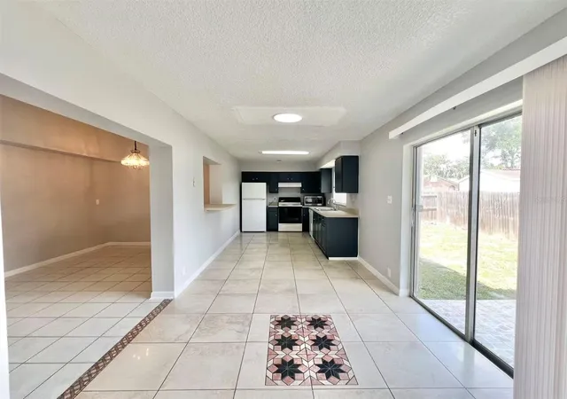 Photo 4 of Single family home for sale at 291 Lalla Ln, Apopka, FL 32712 | MLS# O6448080 | Listing updated on 2026-10-08