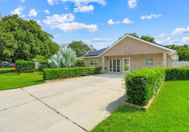 Photo 2 of Single family home for sale at 8110 Castinango St, Orlando, FL 32817 | MLS# O6448081 | Listing updated on 2026-10-27