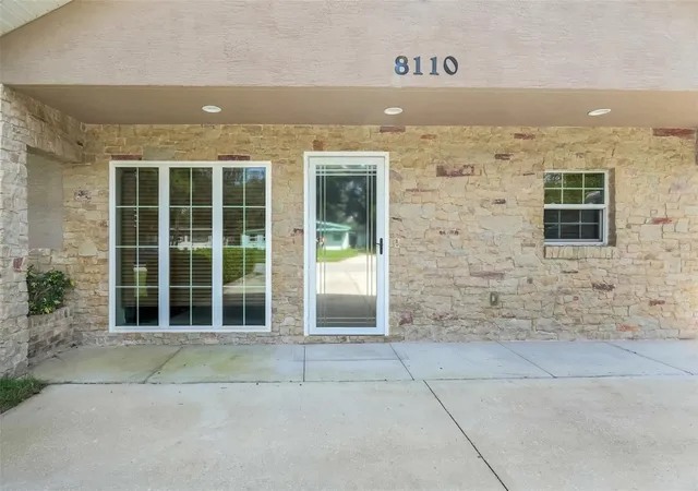 Photo 3 of Single family home for sale at 8110 Castinango St, Orlando, FL 32817 | MLS# O6448081 | Listing updated on 2026-10-27