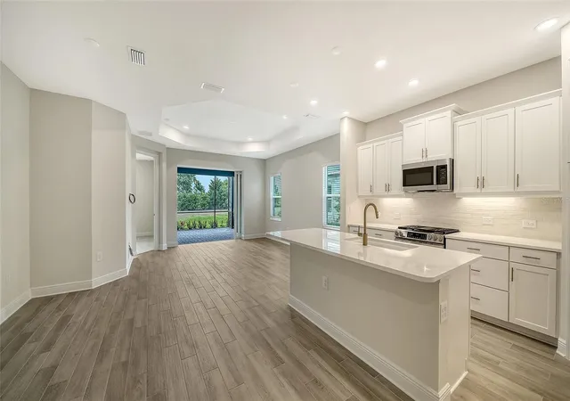 Photo 2 of Single family home for sale at 2115 Sylvester Palm Ln, Bradenton, FL 34212 | MLS# A4708834 | Listing updated on 2026-10-08