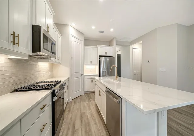 Photo 3 of House for sale at 2115 Sylvester Palm Ln, Bradenton, FL 34212 | MLS# A4708834 | Listing updated on 2026-10-08