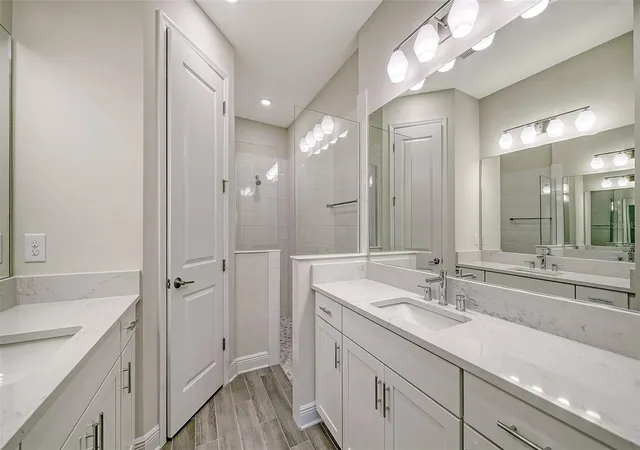 Photo 4 of House for sale at 2115 Sylvester Palm Ln, Bradenton, FL 34212 | MLS# A4708834 | Listing updated on 2026-10-08