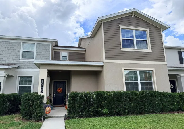 Photo 2 of Townhouse for sale at 10606 Words Dr, WINTER GARDEN, FL 34787 | MLS# O6448083 | Listing updated on 2026-10-22