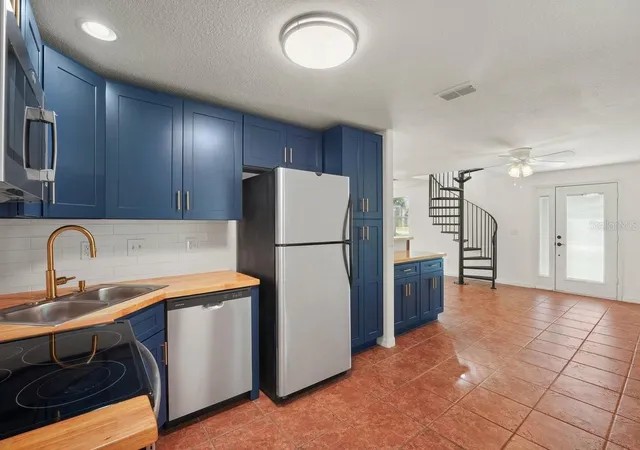Photo 4 of Single family home for sale at 64 Ocean Shore Dr, Ormond Beach, FL 32176 | MLS# FC321987 | Listing updated on 2026-10-20