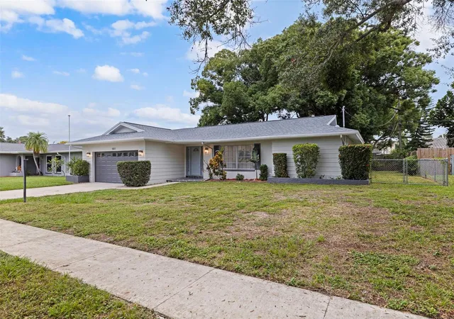 Photo 1 of Single family home for sale at 1011 Macrae Ave, Clearwater, FL 33755 | MLS# O6448087 | Listing updated on 2026-10-08