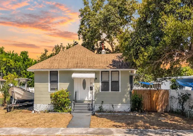 Photo 1 of Single family home for sale at 509 27th Avenue S, Saint Petersburg, FL 33705 | MLS# TB8555901 | Listing updated on 2026-10-09