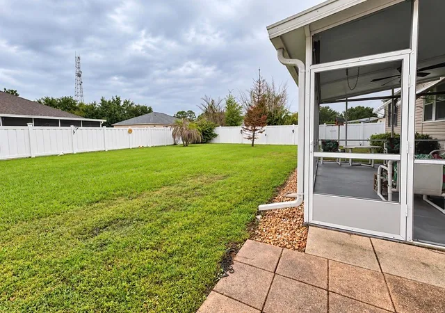 Photo 4 of Manufactured home for sale at 8335 Mitchall Dr, Lakeland, FL 33809 | MLS# L4965618 | Listing updated on 2026-10-13