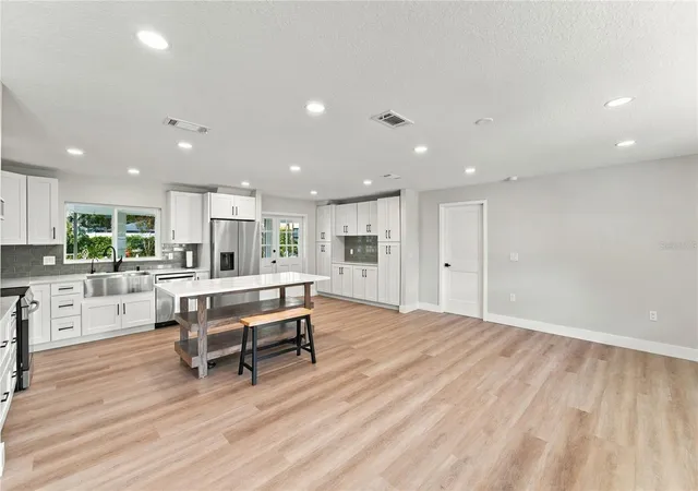 Photo 3 of Single family home for sale at 4123 Fallwood Cir, Orlando, FL 32812 | MLS# O6448090 | Listing updated on 2026-10-17