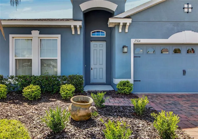 Photo 3 of Single family home for sale at 2304 Tudor Rose Dr, Sanford, FL 32773 | MLS# O6448091 | Listing updated on 2026-10-08