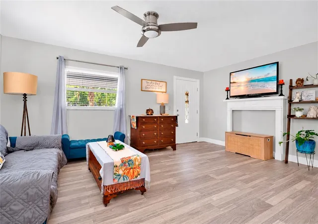 Photo 3 of Single family home for sale at 705 Ne 44th Avenue, Ocala, FL 34470 | MLS# S5159081 | Listing updated on 2026-10-08