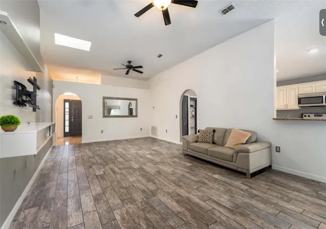 Photo 2 of Single family home for sale at 307 Cardiff Ave, Davenport, FL 33897 | MLS# O6448092 | Listing updated on 2026-10-08