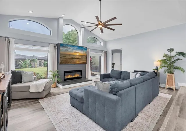 Photo 1 of Single family home for sale at 8721 Latham Ln, Hudson, FL 34667 | MLS# W7890171 | Listing updated on 2026-10-08