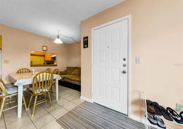 Listing Photo 5 - Condo for sale in building located at 2575 Pine Ridge Wy S, palm harbor, FL 34684 - Unit #E1