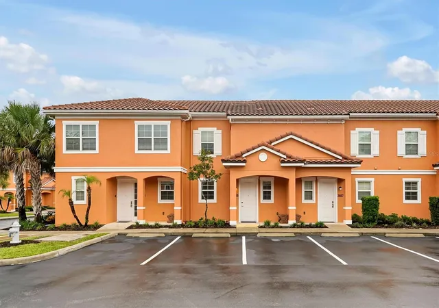 Townhouse for sale at 2669 Roadster Ln, KISSIMMEE, FL 34746 | MLS# O6448098