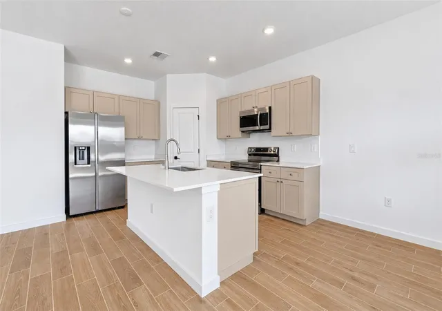 Photo 2 of Single family home for sale at 4528 Nw 35th Place Rd, Ocala, FL 34482 | MLS# OM733638 | Listing updated on 2026-10-09