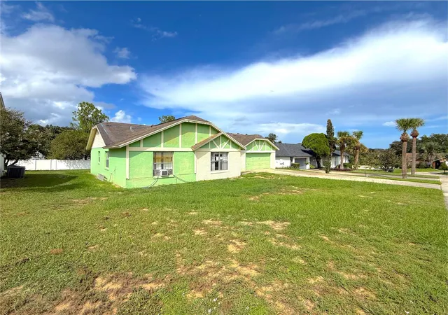 Photo 2 of Single family home for sale at 7755 Bay Cedar Dr, Orlando, FL 32835 | MLS# O6448103 | Listing updated on 2026-10-08