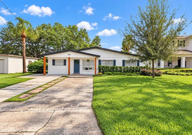 Photo 1 of Single family home for sale at 2913 W Elrod Ave, Tampa, FL 33611 | MLS# TB8555917 | Listing updated on 2026-10-08