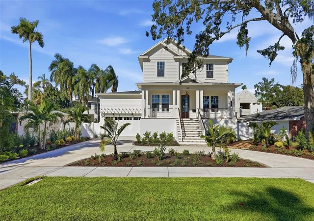 Photo 2 of Single family home for sale at 822 Snell Isle Blvd Ne, Saint Petersburg, FL 33704 | MLS# TB8555920 | Listing updated on 2026-10-17