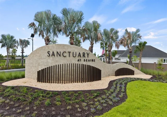 Photo 3 of Sale Pending at 8127 Roll Tide Ter, Parrish, FL 34219 | MLS# TB8555923 | Listing updated on 2026-10-08