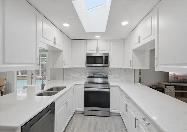 Photo 4 of Single family home for sale at 11632 Easy St, Largo, FL 33773 | MLS# TB8555926 | Listing updated on 2026-10-08
