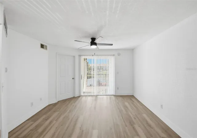 Listing Photo 1 - Condo for sale in building located at 1964 Lake Atriums Cir, Orlando, FL 32839 - Unit #169