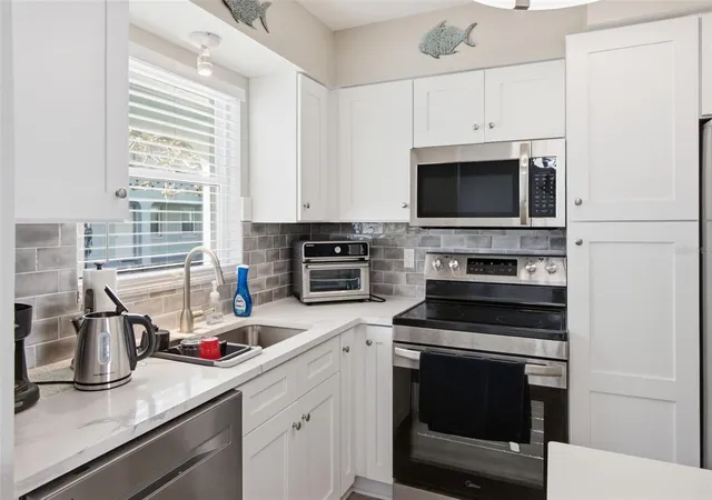 Photo 4 of Condo for sale at 611 Gulf Dr N #A15, Bradenton Beach, FL 34217 | MLS# A4708848 | Listing updated on 2026-10-17