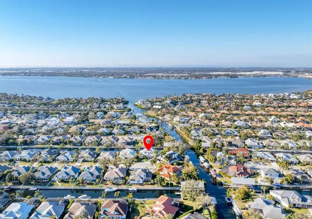 Photo 3 of Single family home for sale at 4627 Barracuda Dr, Bradenton, FL 34208 | MLS# A4708853 | Listing updated on 2026-10-08