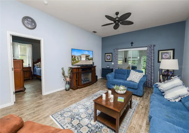 Photo 4 of Single family home for sale at 408 Motorcoach Dr S, Polk City, FL 33868 | MLS# L4965621 | Listing updated on 2026-10-10
