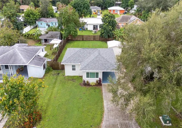 Photo 2 of Single family home for sale at 3314 New England St, Sarasota, FL 34231 | MLS# A4708854 | Listing updated on 2026-10-09