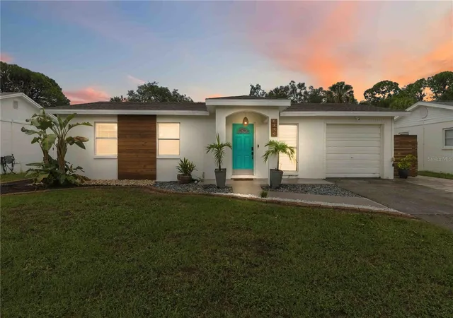 Single family home for sale at 6339 S Lansdale Cir, TAMPA, FL 33616 | MLS# TB8555945