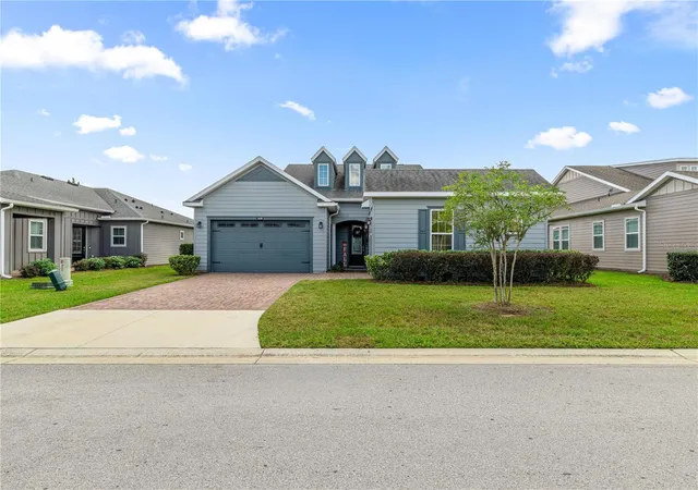 Photo 1 of Single family home for sale at 5430 Nw 35th Lane Rd, Ocala, FL 34482 | MLS# OM733643 | Listing updated on 2026-10-08